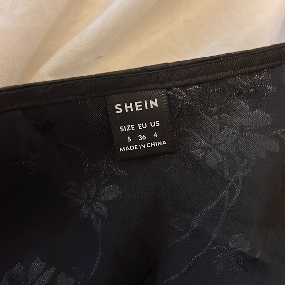 Black floral tie crop top - Picture 4 of 5